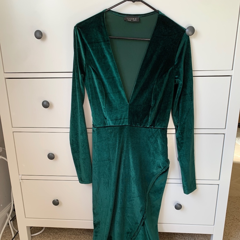 Cocktail/formal green velvet dress